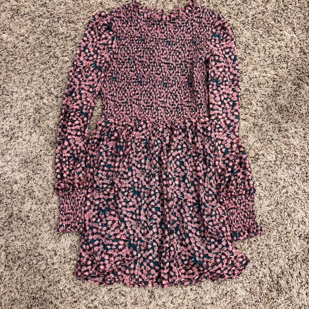 Lulu’s pink floral dress